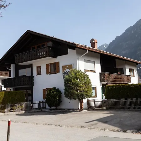 Haus Alpenstern Rosengartl * Farchant